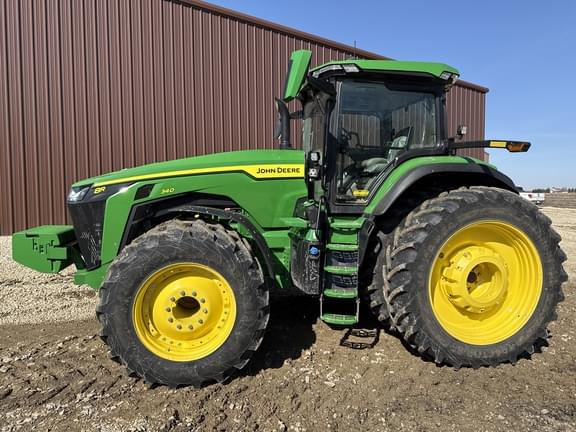 Image of John Deere 8R 340 equipment image 3