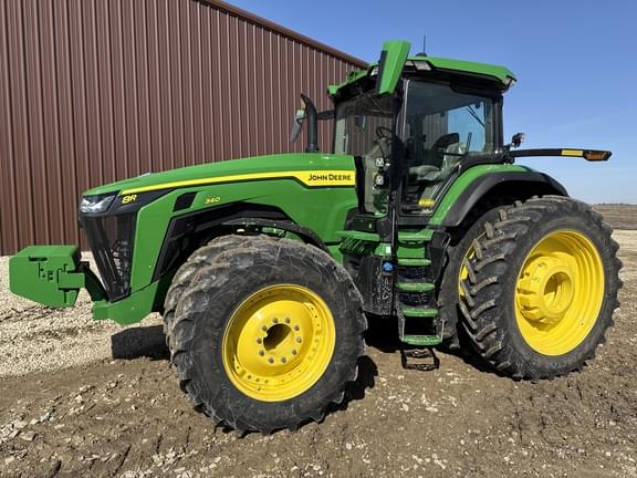 Image of John Deere 8R 340 equipment image 2