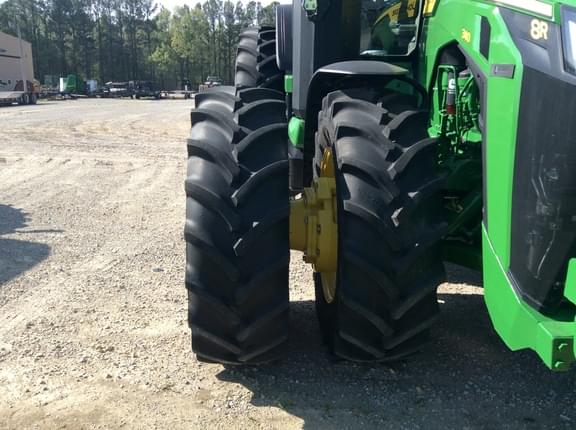 Image of John Deere 8R 340 equipment image 4