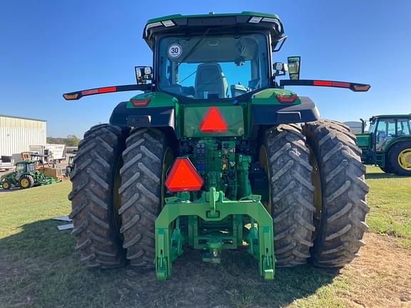 Image of John Deere 8R 340 equipment image 4