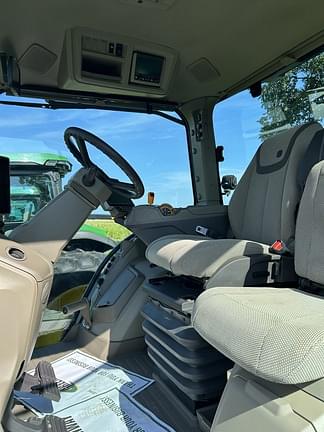 Image of John Deere 8R 340 equipment image 4