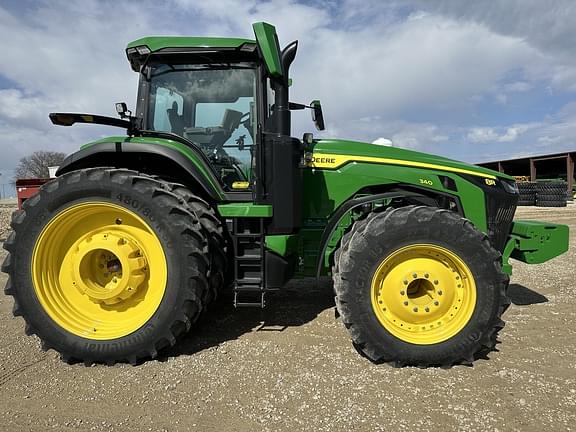 Image of John Deere 8R 340 equipment image 2