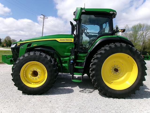 Image of John Deere 8R 340 equipment image 2