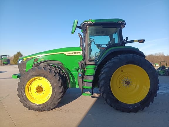 Image of John Deere 8R 340 equipment image 2