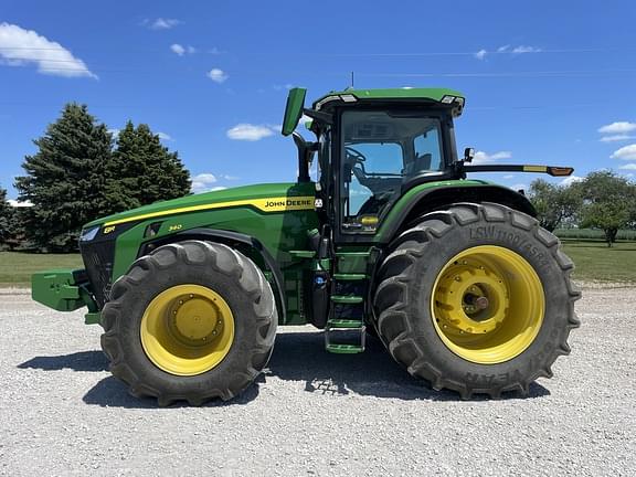 Image of John Deere 8R 340 equipment image 2