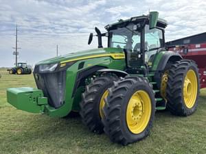 2023 John Deere 8R 340 Image