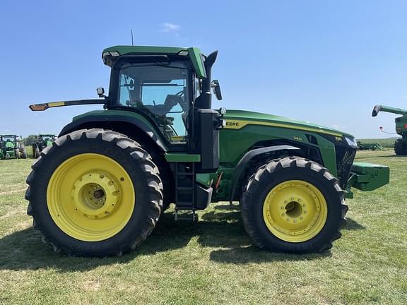 Image of John Deere 8R 340 equipment image 3