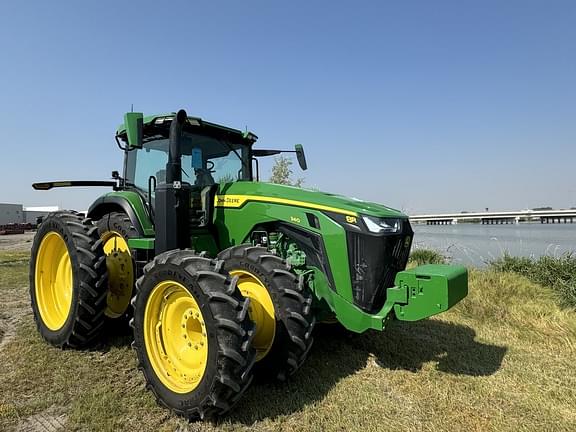 Image of John Deere 8R 340 equipment image 3