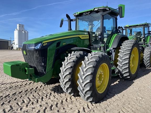 Image of John Deere 8R 340 equipment image 2