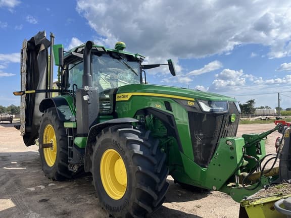 Image of John Deere 8R 340 equipment image 2