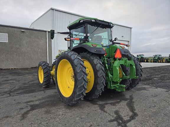 Image of John Deere 8R 340 equipment image 2