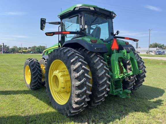Image of John Deere 8R 340 equipment image 4