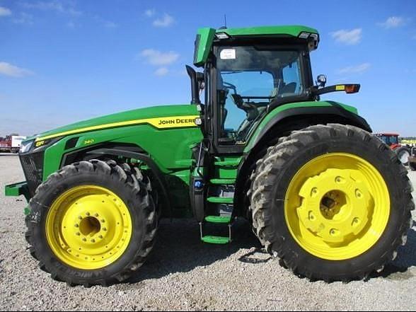 Image of John Deere 8R 340 equipment image 2