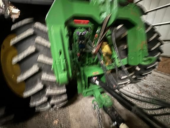 Image of John Deere 8R 340 equipment image 4