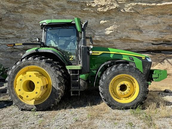 Image of John Deere 8R 340 equipment image 4