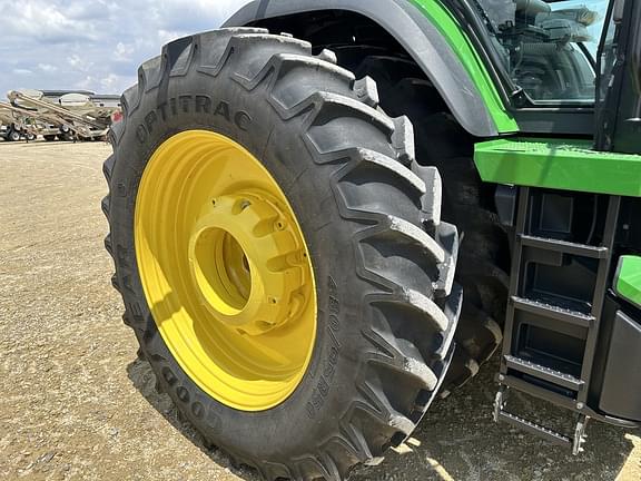 Image of John Deere 8R 340 equipment image 2