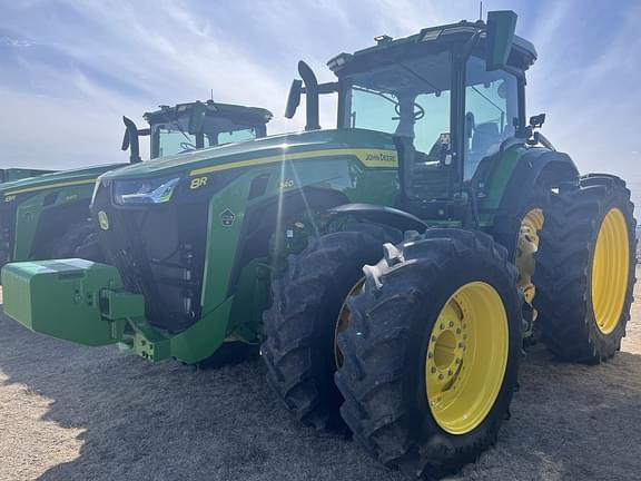 Image of John Deere 8R 340 equipment image 2