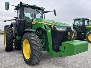 2023 John Deere 8R 340 Image