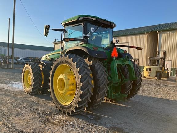 Image of John Deere 8R 340 equipment image 3
