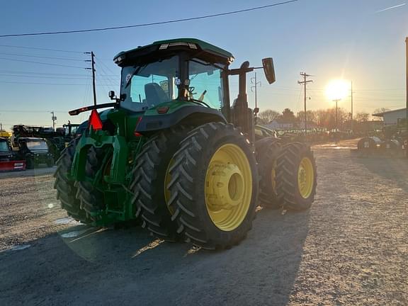 Image of John Deere 8R 340 equipment image 4