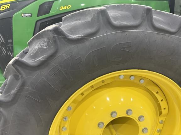 Image of John Deere 8R 340 equipment image 4