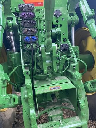 Image of John Deere 8R 340 equipment image 2