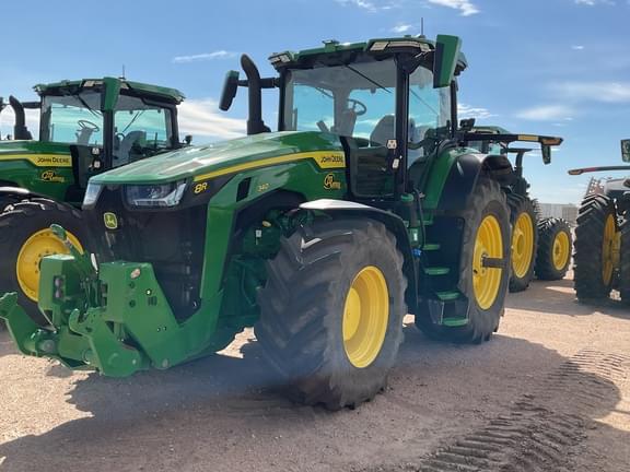 Image of John Deere 8R 340 equipment image 2