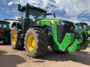 2023 John Deere 8R 340 Image