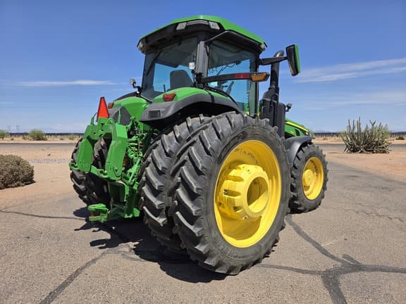 Image of John Deere 8R 340 equipment image 4