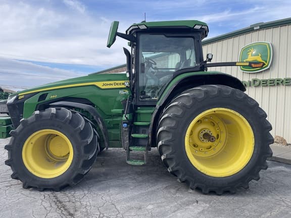 Image of John Deere 8R 340 equipment image 4