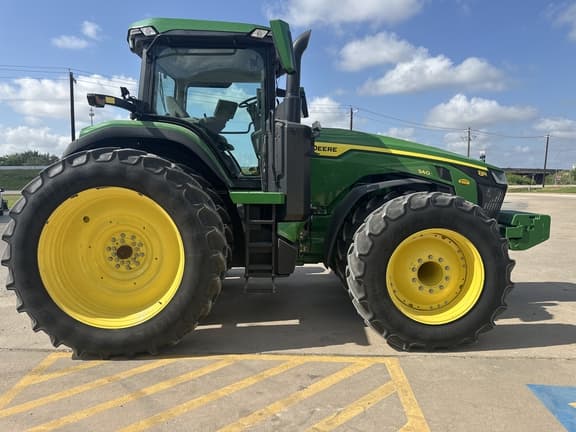 Image of John Deere 8R 340 equipment image 4