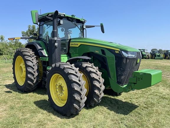 Image of John Deere 8R 340 equipment image 2