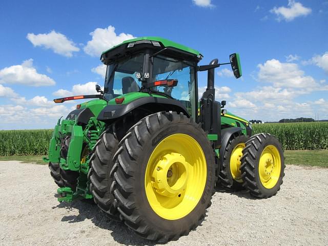 Image of John Deere 8R 340 equipment image 4