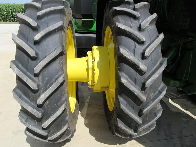 Image of John Deere 8R 340 equipment image 1