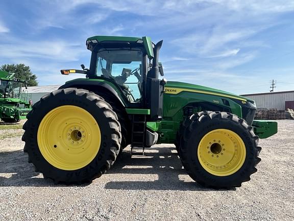 Image of John Deere 8R 340 equipment image 4