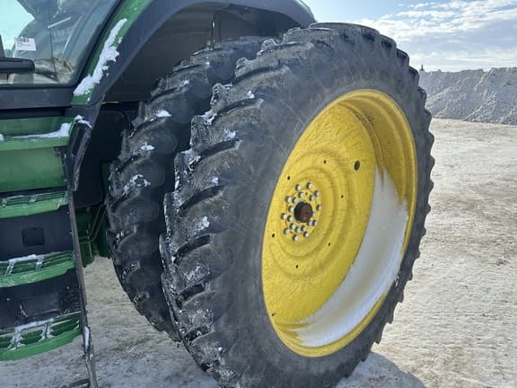 Image of John Deere 8R 340 equipment image 4