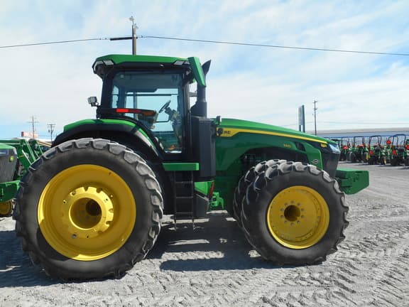 Image of John Deere 8R 340 equipment image 2