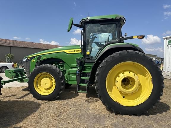 Image of John Deere 8R 340 equipment image 2