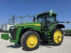 2023 John Deere 8R 340 Image