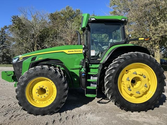 Image of John Deere 8R 340 equipment image 2
