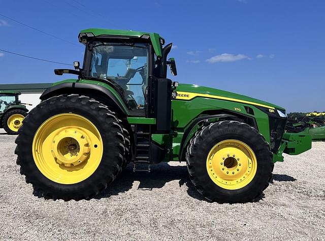 Image of John Deere 8R 370 equipment image 3