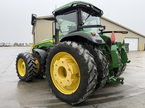 Image of John Deere 8R 370 equipment image 4