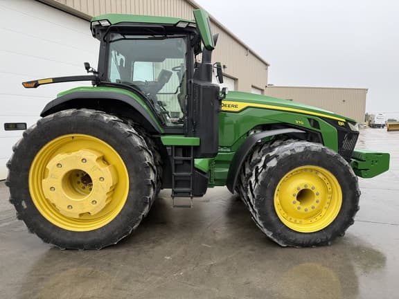 Image of John Deere 8R 370 equipment image 1
