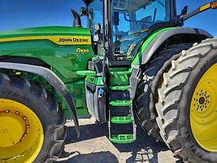 Main image John Deere 8R 370 11