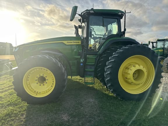 Image of John Deere 8R 370 equipment image 1