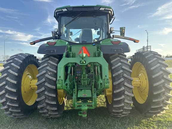Image of John Deere 8R 370 equipment image 4