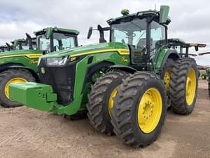 2023 John Deere 8R 370 Image