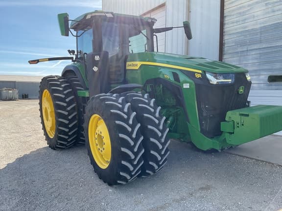 Image of John Deere 8R 370 equipment image 4