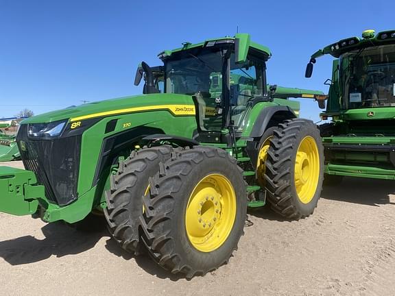 Image of John Deere 8R 370 equipment image 2