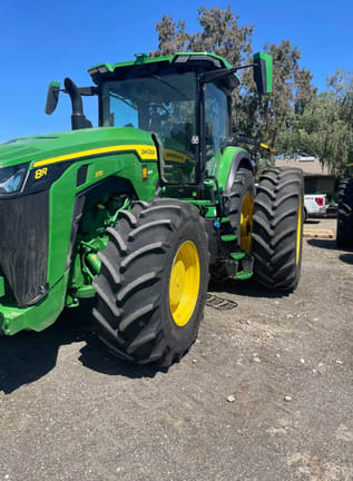 2023 John Deere 8R 370 Equipment Image0